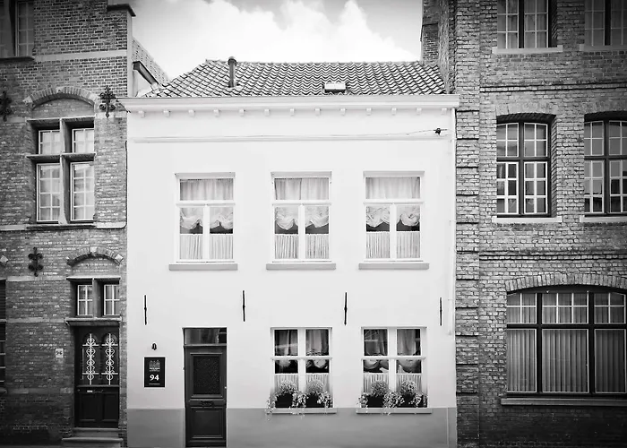 Guesthouse Groeninghe In The Centre Of Bruges